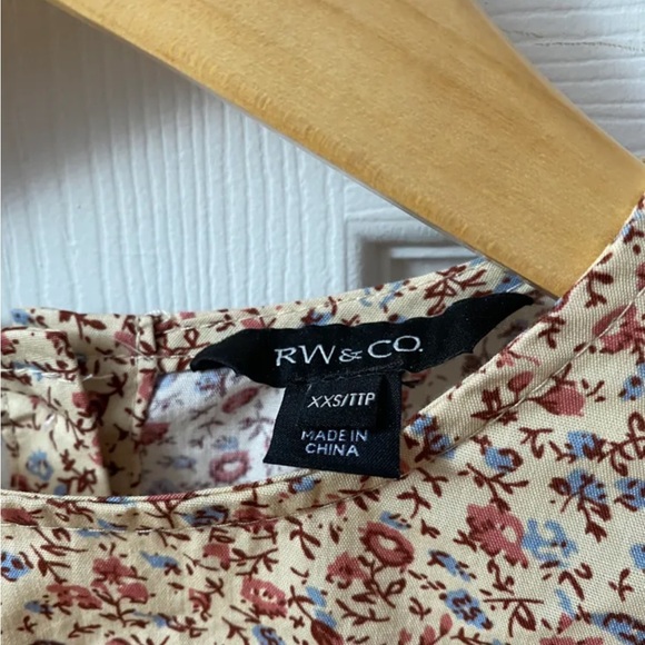 Floral balloon sleeves top - Picture 5 of 5